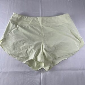 Athleta Run With It 3.5" Short – Women’s L